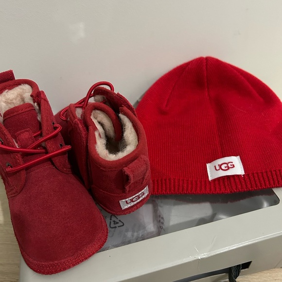 Ugg Boots and Hat - Picture 3 of 5